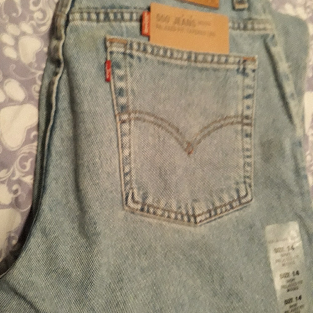 Women's levis jeans